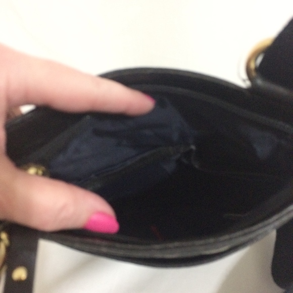 Tommy Hilfiger Small Crossbody - Picture 4 of 4